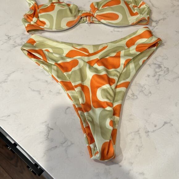 Aurelle LUCI FULL SET eye-catching array of color, by the flattering cut size XS - Picture 3 of 7